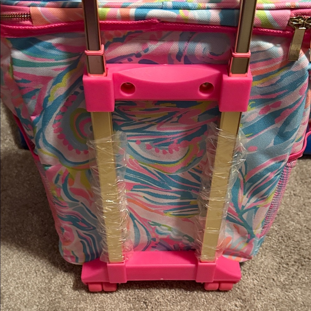 Lilly Pulitzer Pink and Blue Rolling Cooler in original packaging NWT Carnivale - Picture 4 of 13